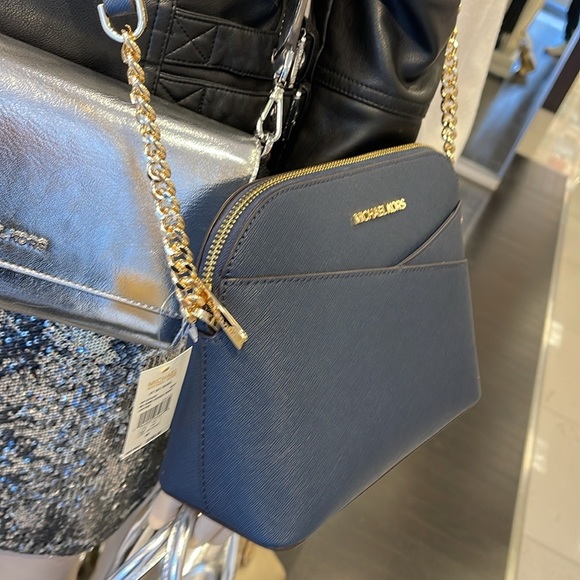 MICHAEL KORS
Jet Set Travel Medium Dome Crossbody Bag
Navy
NWT - Picture 3 of 16